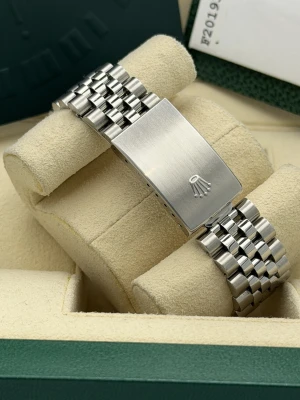 Rolex Datejust 36 16220 white roman, engine turned bezel, oyster bracelet, 2004