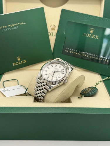 Rolex Datejust 41mm 126334, silver baton dial, jubilee bracelet, 2025