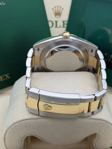 Rolex Datejust 41mm 126333, fluted bezel, black baton, bi metal oyster, 2021