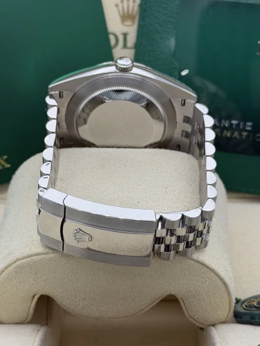 Rolex Datejust 41mm 126334 white roman dial, fluted, jubilee bracelet, 2024 unworn