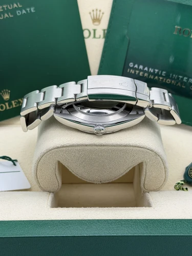 Rolex Oyster Perpetual 41mm 124300 blue dial, oyster bracelet, 2023 unworn