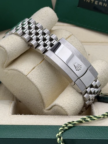 Rolex Datejust 41mm 126334 white roman dial, fluted, jubilee bracelet, 2024 unworn