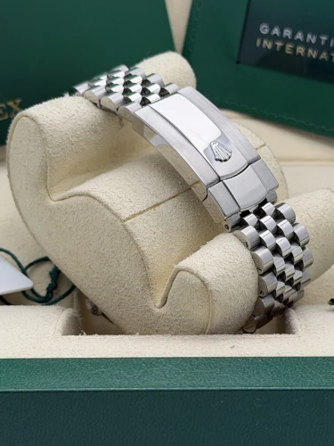 Rolex Datejust 41mm 126334, silver baton dial, jubilee bracelet, 2025