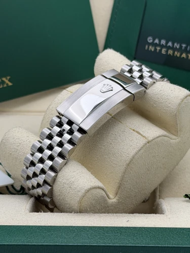Rolex Datejust 41mm 126334, silver baton dial, jubilee bracelet, 2025