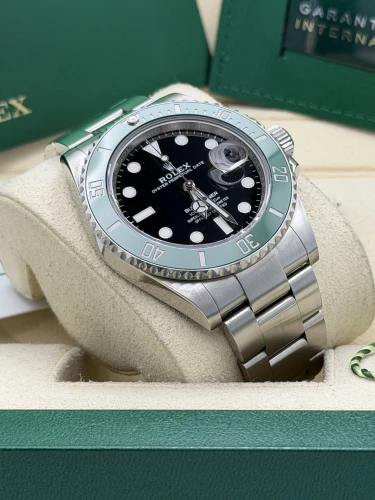 Rolex Submariner date 41mm, 126610LV Starbucks, Mk 1 green bezel, oyster bracelet,2021